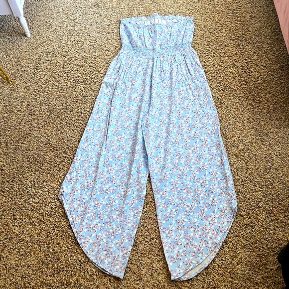 Japsa Jumpsuit - Picture 2 of 3